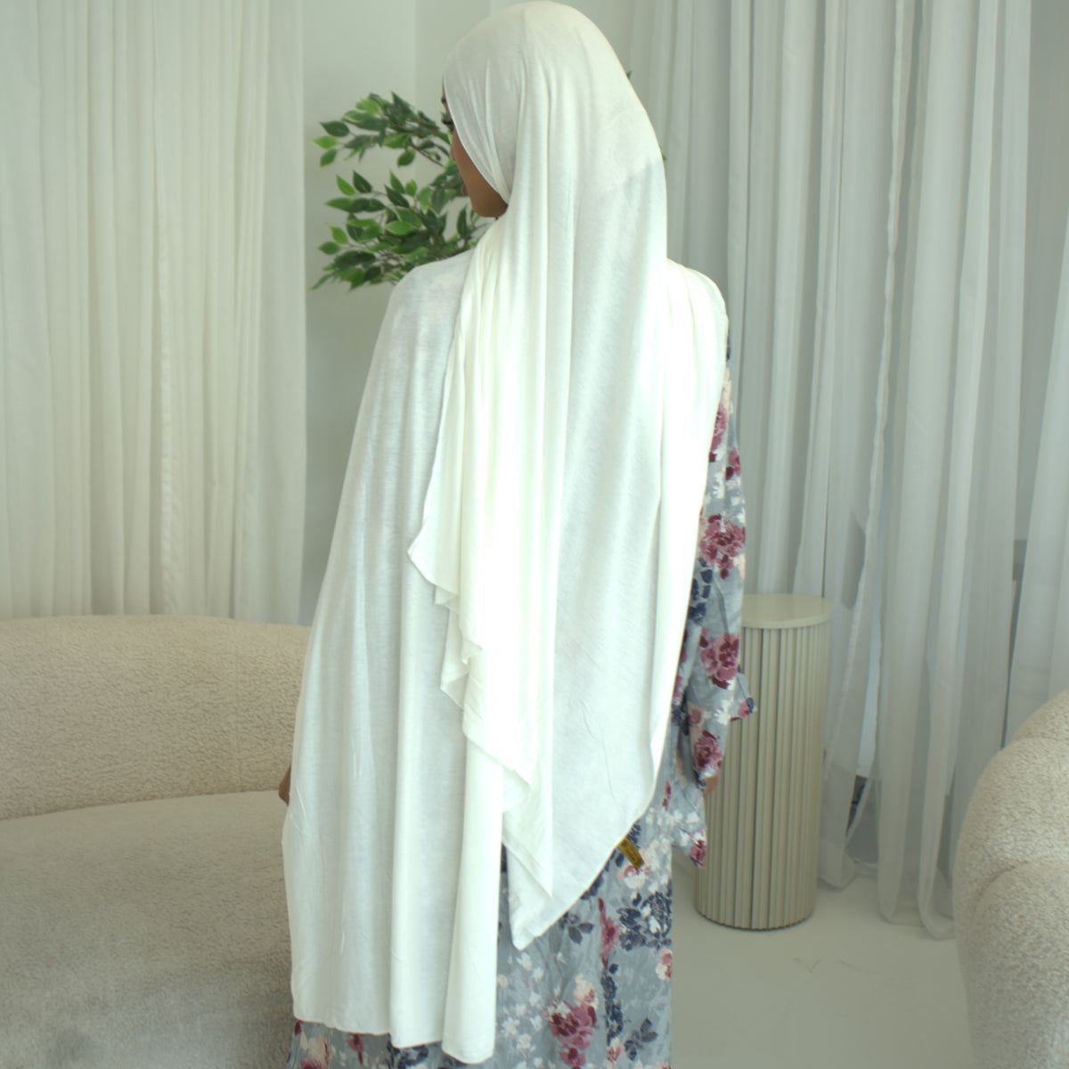 Emirati Jersey Maxi Hijab – Premium Stretch Fabric