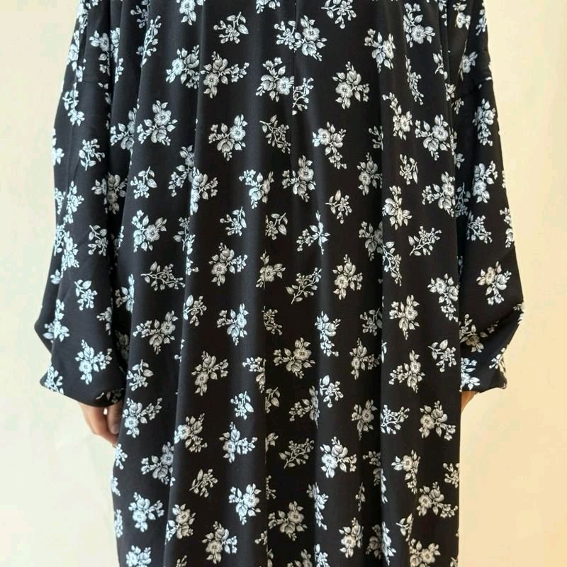 Regular length abaya dress with pockets