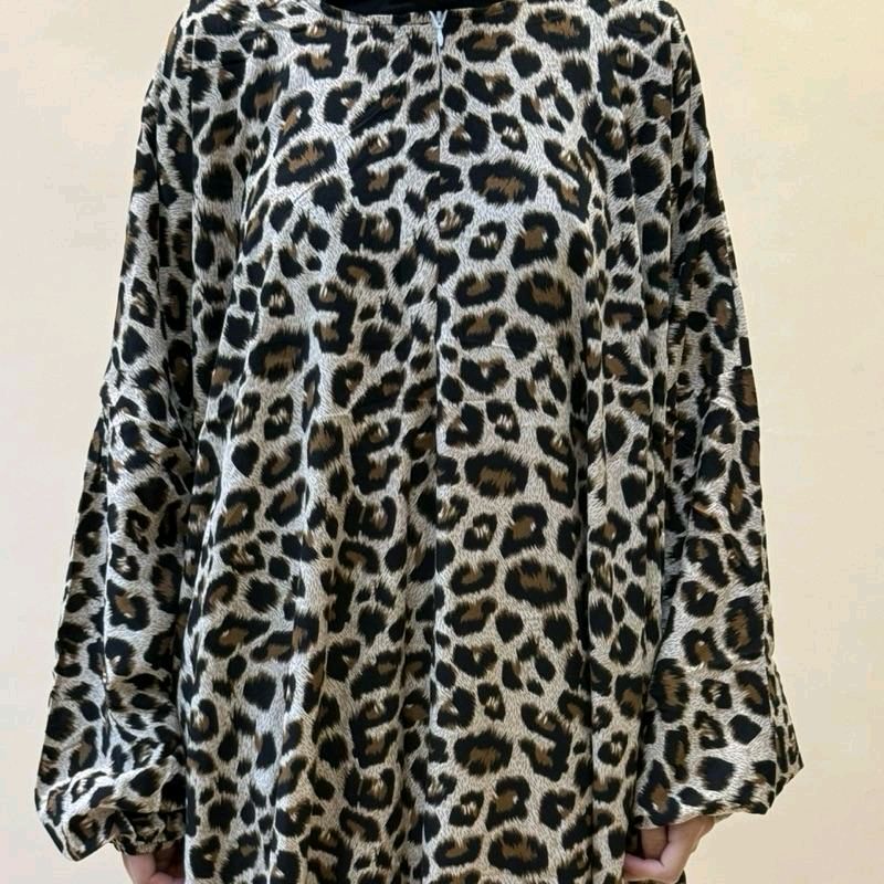 Regular length abaya dress with pockets