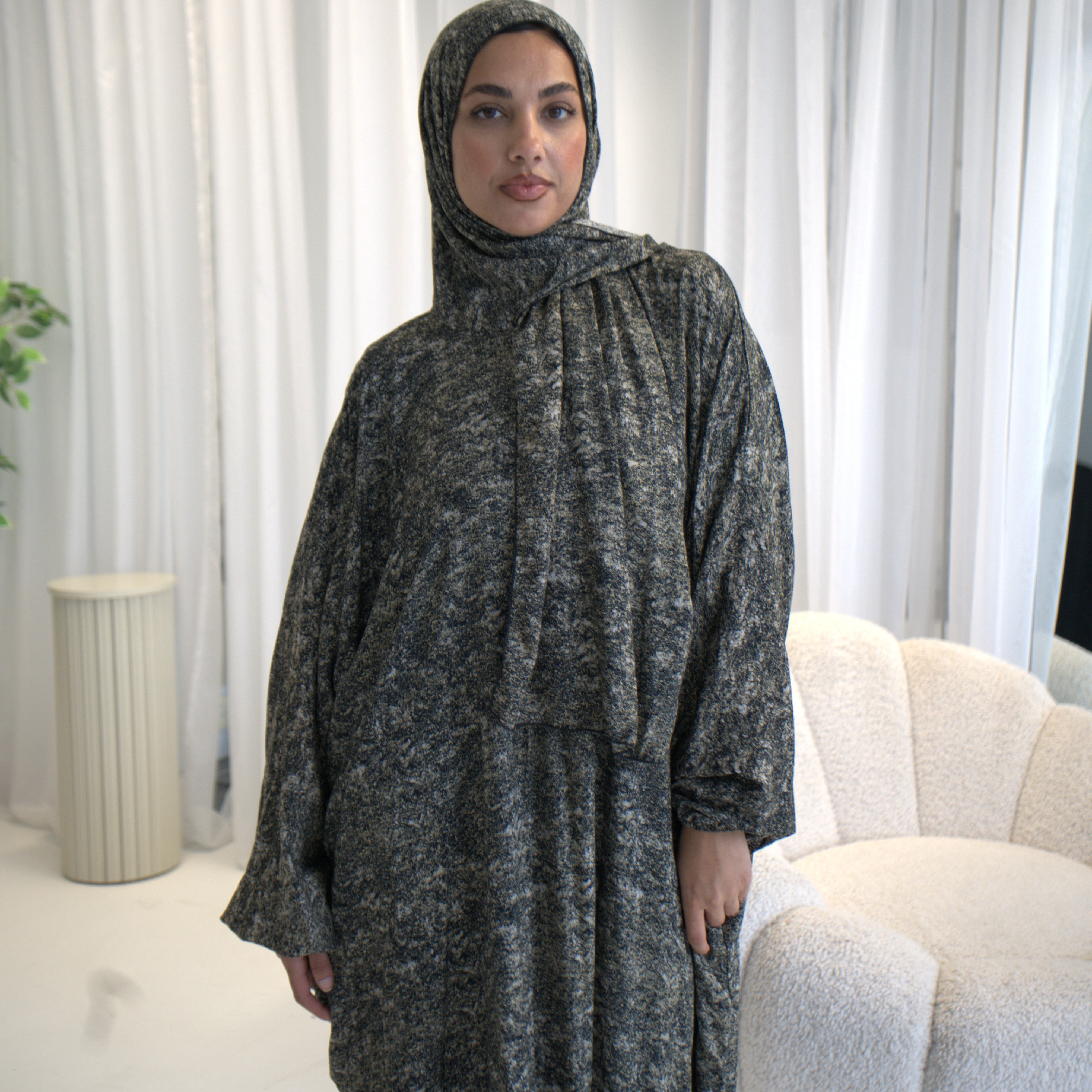 NEW Short length Prayer dress with pockets, prayer abaya