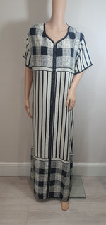 Load image into Gallery viewer, Grey Black Art - Short Sleeve maxi dress
